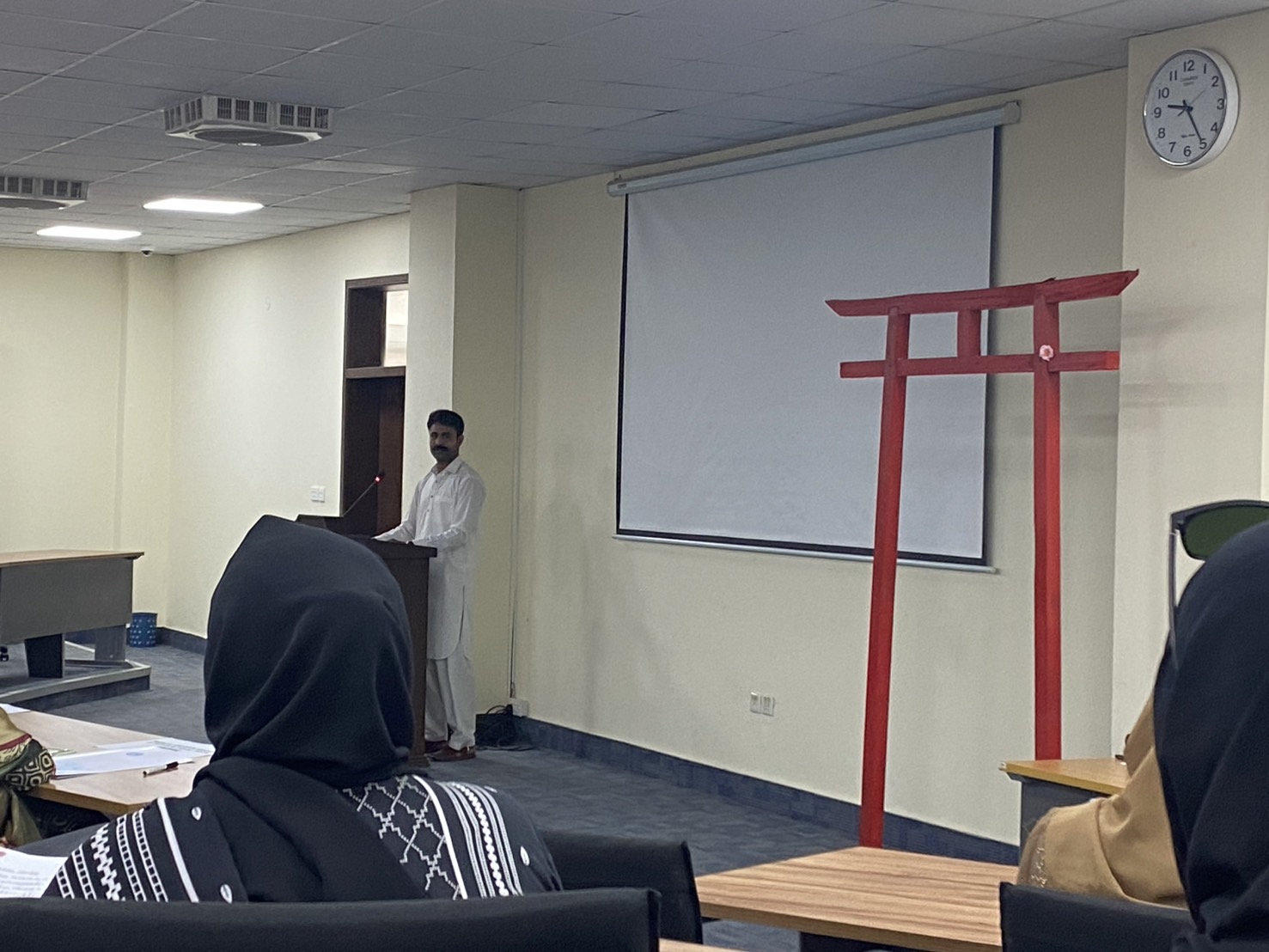 The Department of Japanese Language organized a Speech Contest in May 2025, providing students with an excellent opportunity to showcase their Japanese language skills. Distinguished judges were invited to evaluate the speeches, and all participants delivered their best performances. The top three students were awarded prizes in recognition of their outstanding efforts.